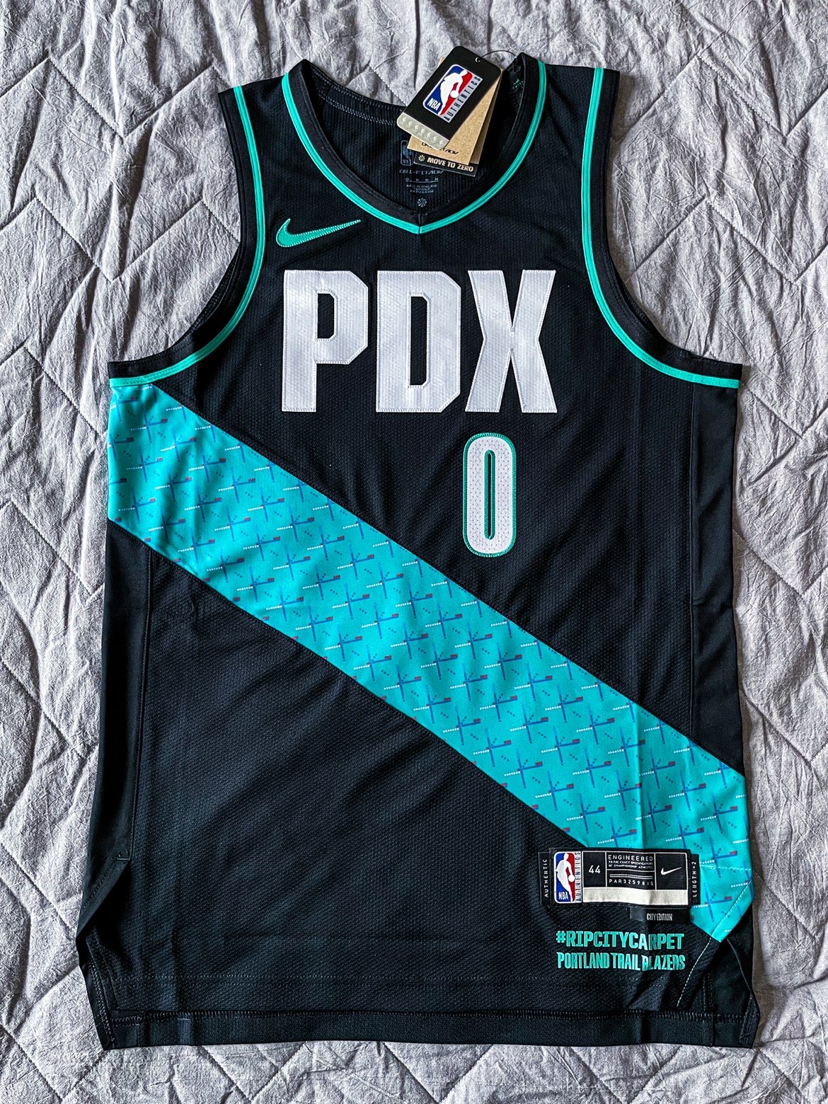 赛前体能课后，波特兰开拓者防线松动备战德甲，悬念犹存，更衣室氛围转暖 -金年会网址