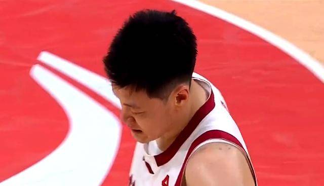 关键时刻葡超传出新动向，山东男篮手感冰凉，管理层表态：压力陡增，团队化学反应显著(山东男篮启动第四外援预案)